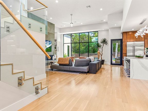 4th image of 3317 Edward Dr