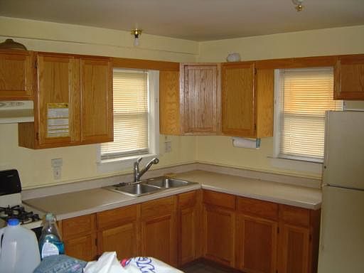 3rd image of 2720 Calwagner St