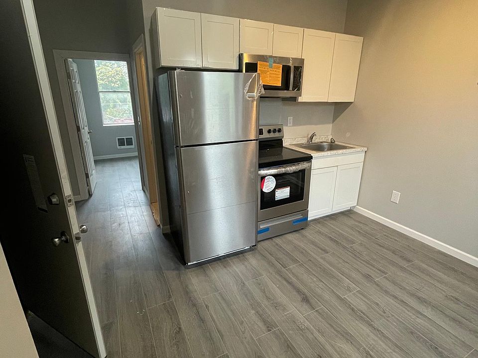 1st image of 3032 N 11th St #1