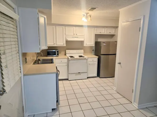 5135 S Oaks Dr, Baton Rouge, LA 70816