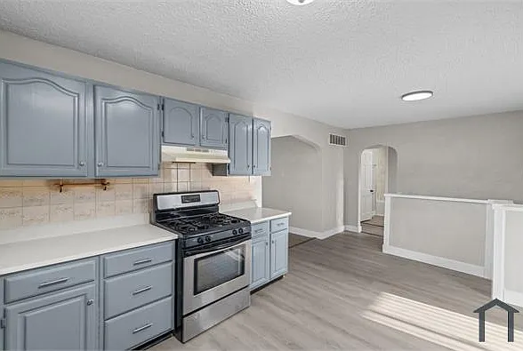 2056 Coleridge Dr — Photo 10