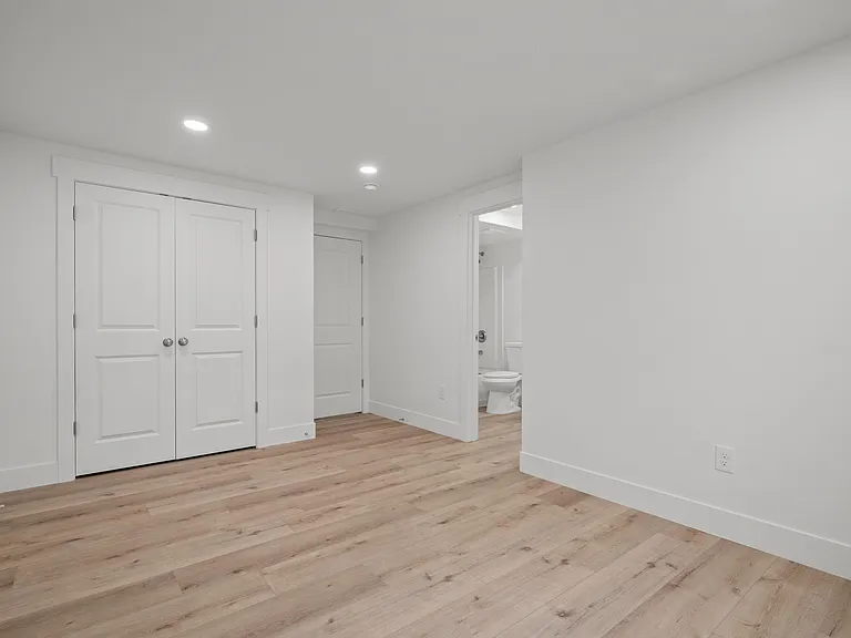 1522 W Russo Dr #BASEMENT — Photo 12