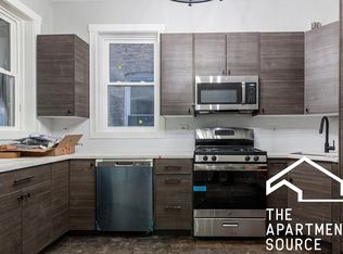 2701 N Sacramento Ave #2F, Chicago, IL 60647
