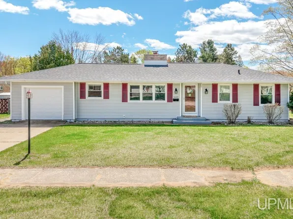 1605 17th Ave S, Escanaba, MI 49829