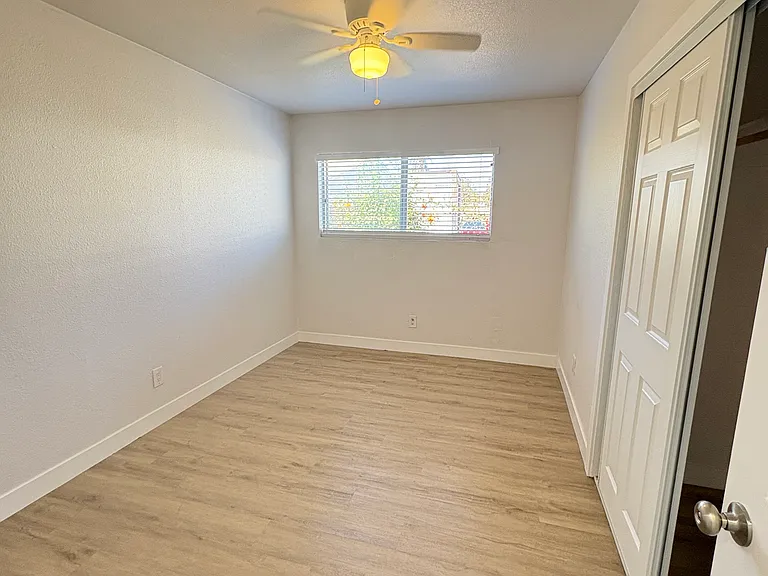 2773 Logan Ave #B — Photo 7