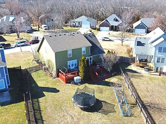 4th image of 705 Shamrock Ln