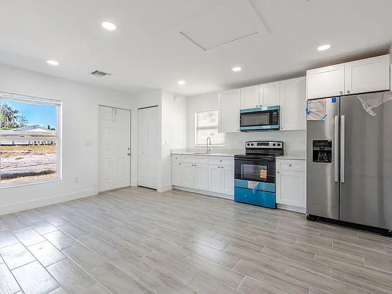 4959 SE Primrose Way #2 — Photo 1