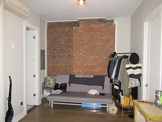 Rented by Lucky Apt Inc