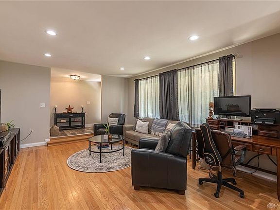 2nd image of 4080 Beechwood Dr