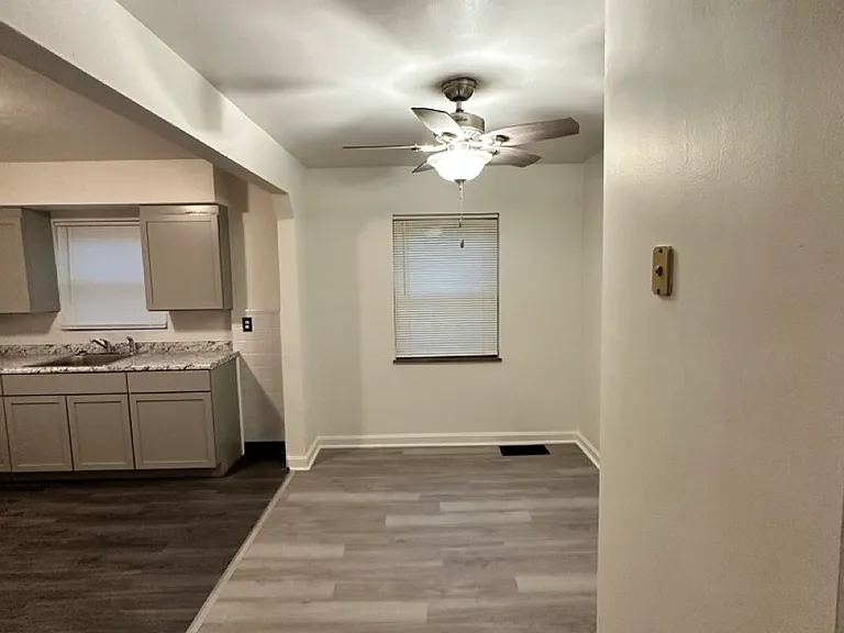 2631 Bremont Ave #2 — Photo 7