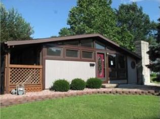 9035 Gillette St, Lenexa, KS 66215