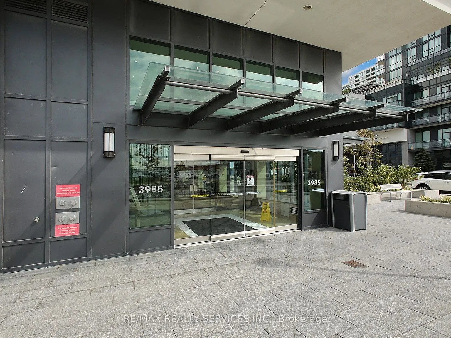 3985 Grand Park Dr — Photo 2
