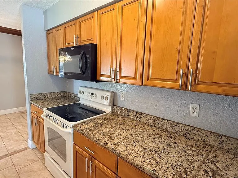 106 Booth Ln #D — Photo 7