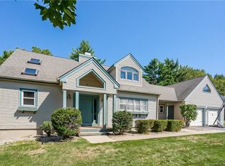 5 Chatham Dr, Manchester, CT 06042