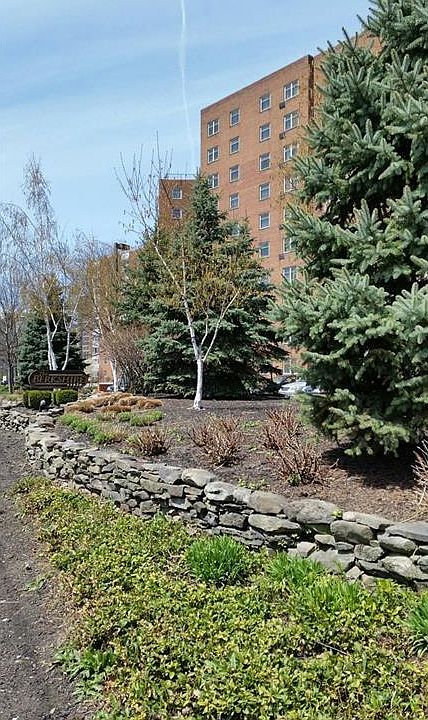 1st image of 11820 Edgewater Dr APT 817