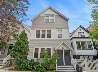 1637 W Barry Ave #1, Chicago, IL 60657