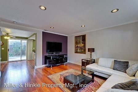4th image of 929 Deer Meadow Ct