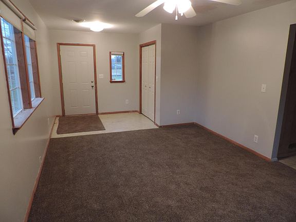 Family Room (Facing South)