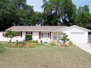 211 S Glenn St, Leesburg, FL 34748