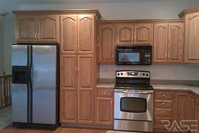 3rd image of 4500 W Graceland Pl