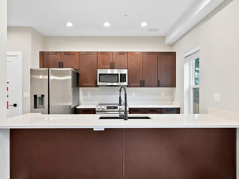 1327 Jersey St #5 — Photo 2