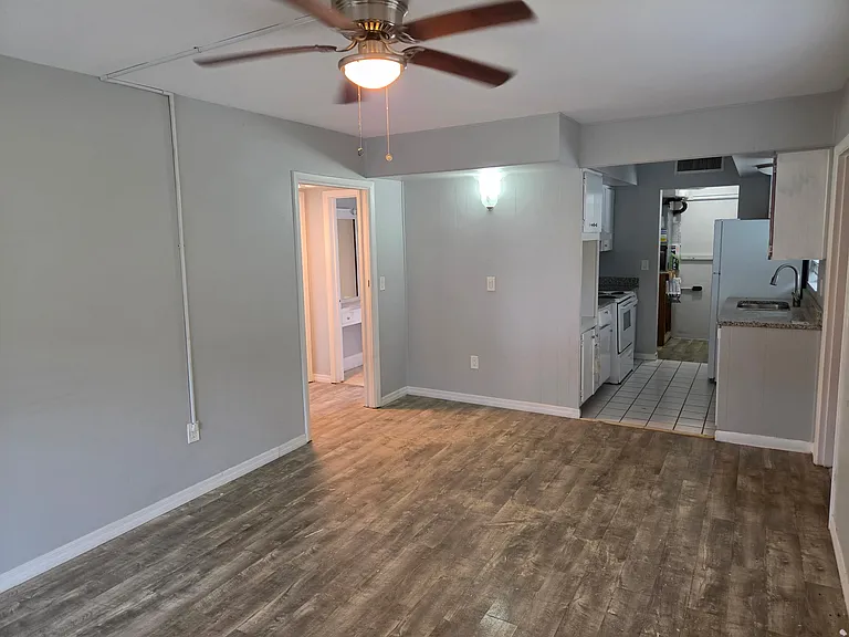 2939 Los Altos Dr #B — Photo 3