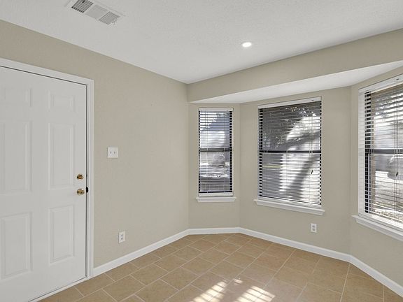 2nd image of 1000 Twin Creek Dr
