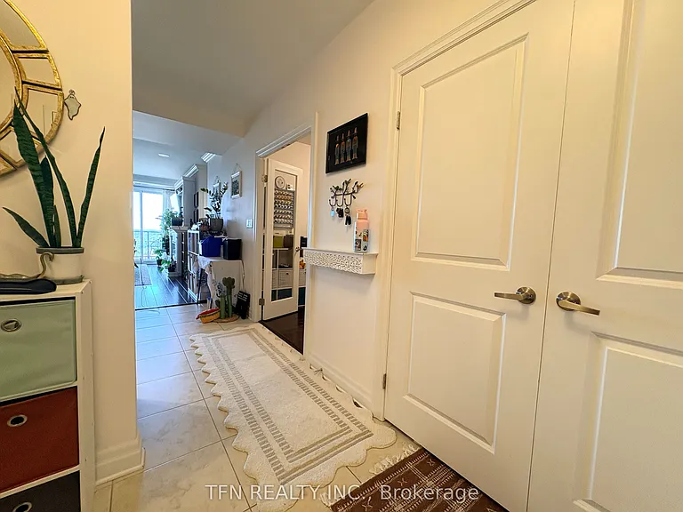 160 Macdonell St #1508 — Photo 4