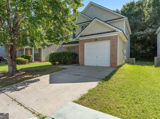 2433 Wood Bend Ln, Riverdale, GA