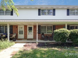115B Colonial Pkwy, Yorkville, IL 60560