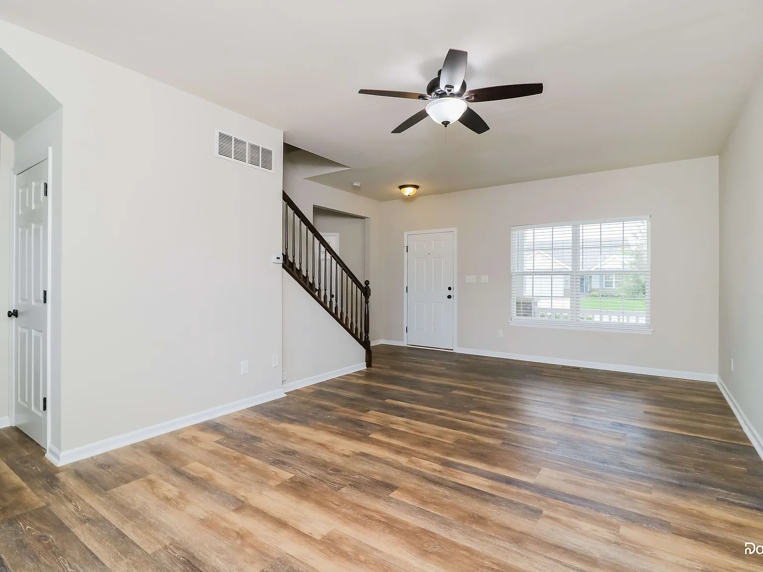3 bed, 2.5 bath, 1728 sqft, $2,575 — Photo 4