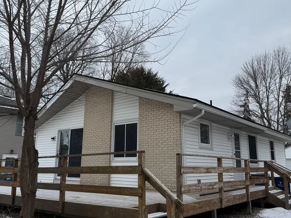 5963 Idlewood Rd, Mound, MN 55364