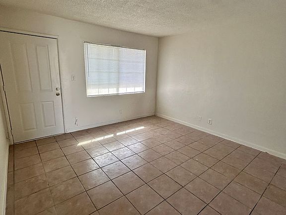 2nd image of 1012 Rodgers Rd #10-1