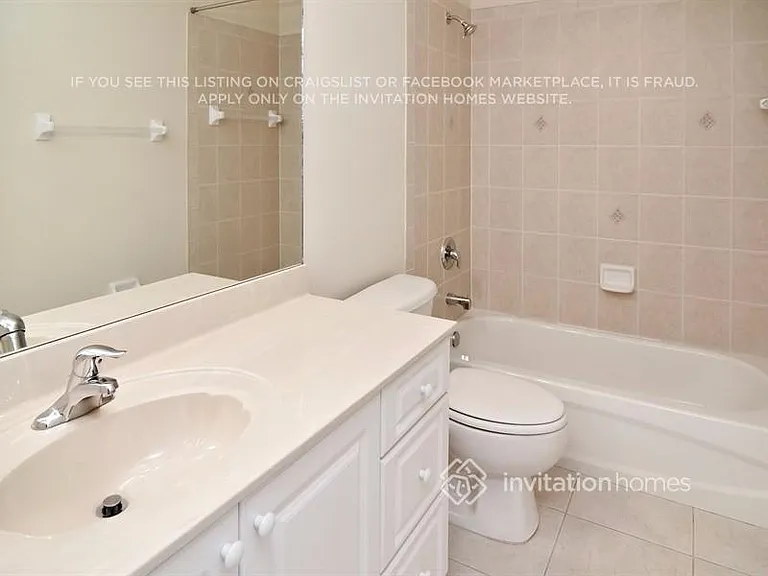 668 SE Damask Ave — Photo 13