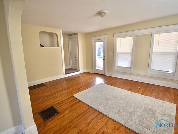 5th image of 356 S Detroit Ave