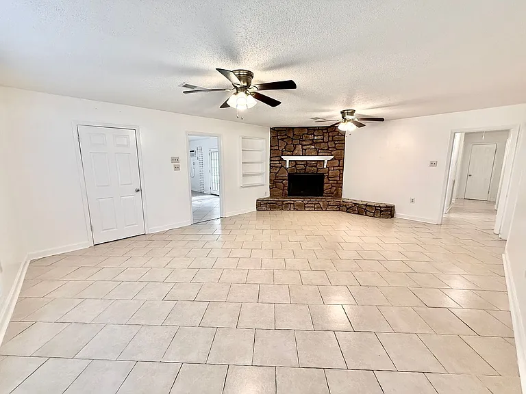 16405 Patton Ave — Photo 4