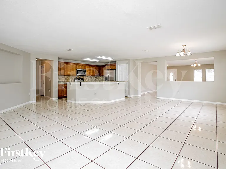 1932 Michigan Ct — Photo 4