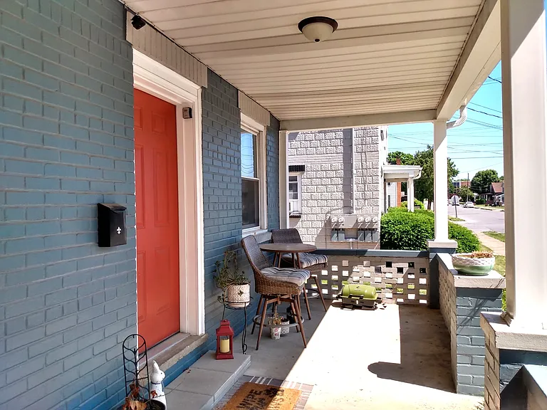 569 Guilford Ave — Photo 2