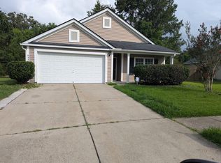8553 Chloe Ln, North Charleston, SC 29406