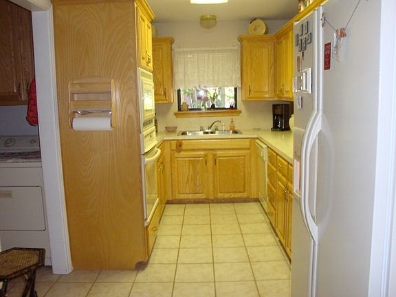 4th image of 1233 Rolling Hills Dr