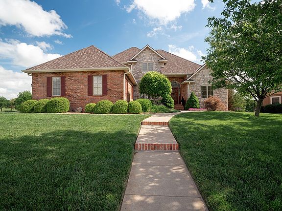 4th image of 2228 Pinecrest Cir