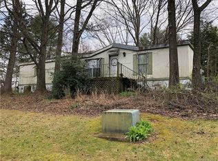 207 Lois Ln, Flat Rock, NC 28731