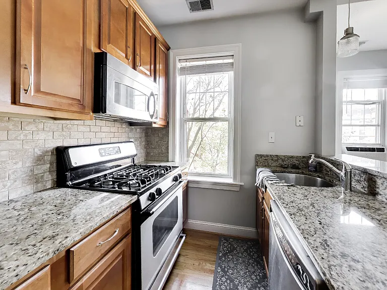 1929 1st St NW #204 — Photo 7