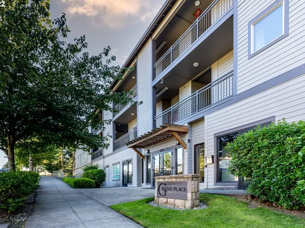 8065 SE Grand Ave #304, Portland, OR 97202
