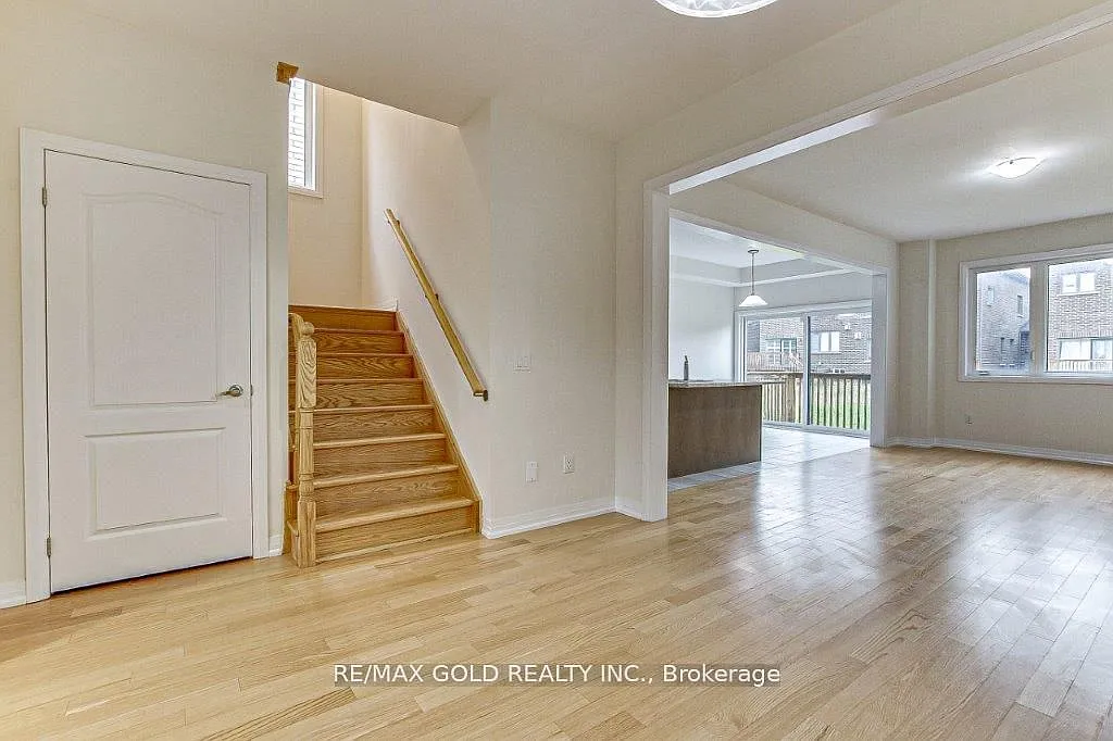 3 bed, $2,499 — Photo 4
