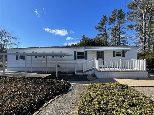 37 Pipers Way, Carver, MA 02330