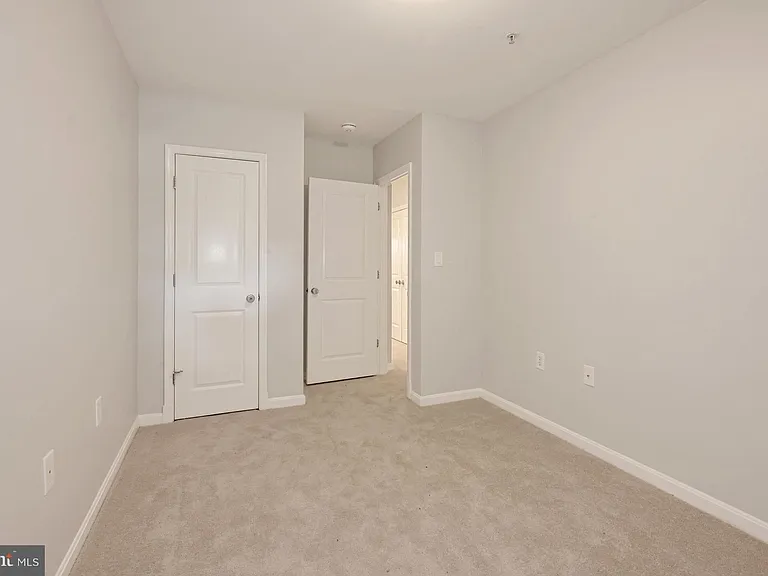 648 C St NE #1 — Photo 16