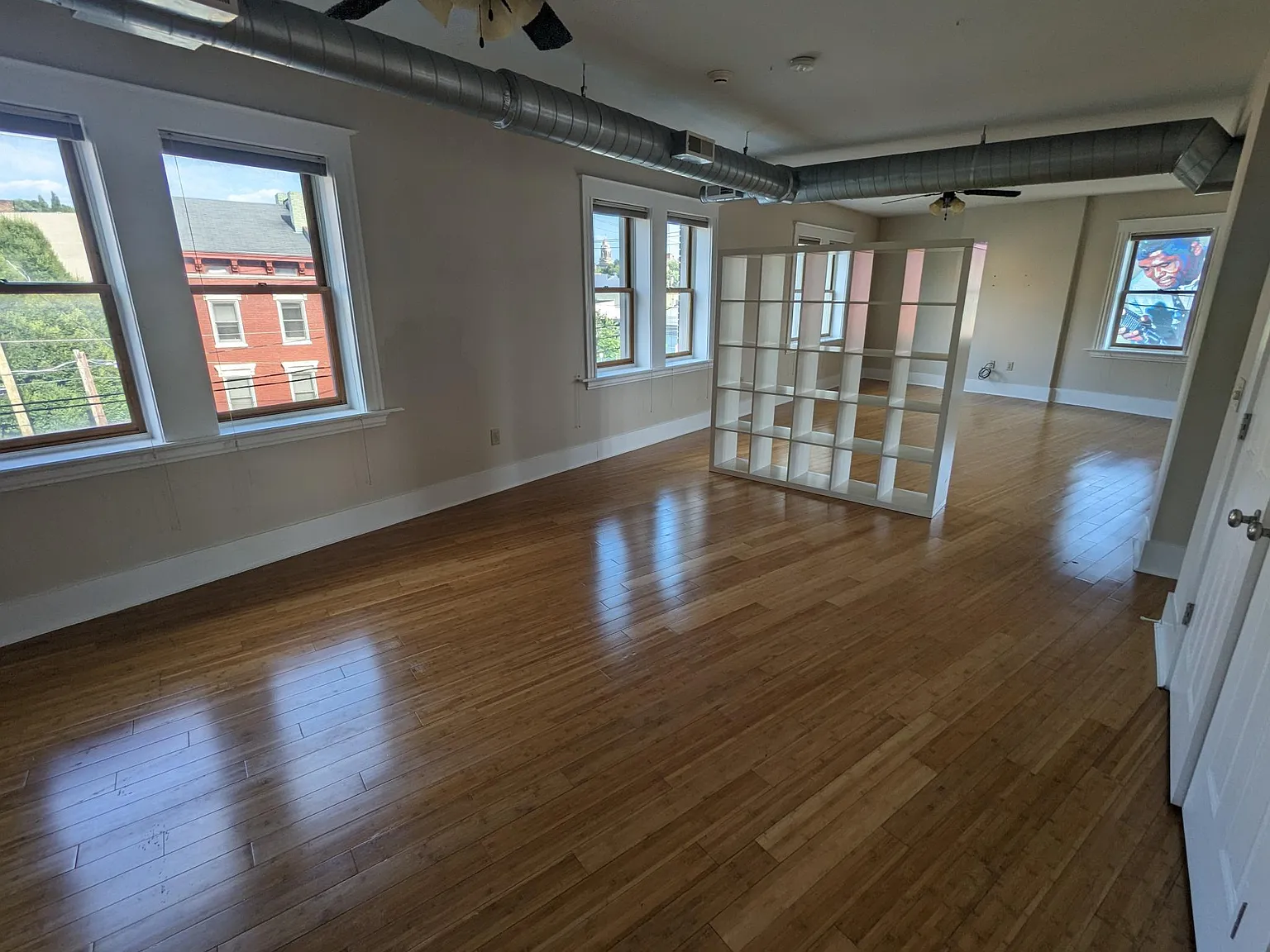1601 Main St — Photo 2