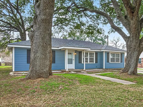 3rd image of 500 Lazy Ln