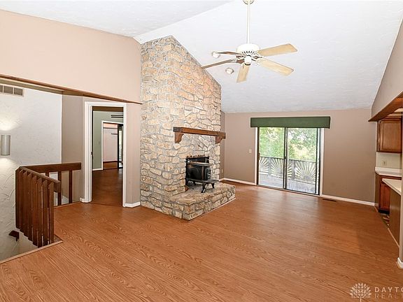 5th image of 3209 Triplecrown Dr
